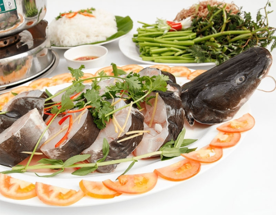 CÁ LĂNG NẤU LẨU MĂNG CHUA