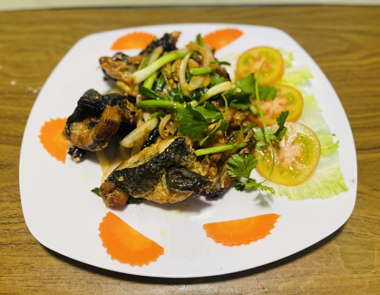 ẾCH CHIÊN NƯỚC MẮM