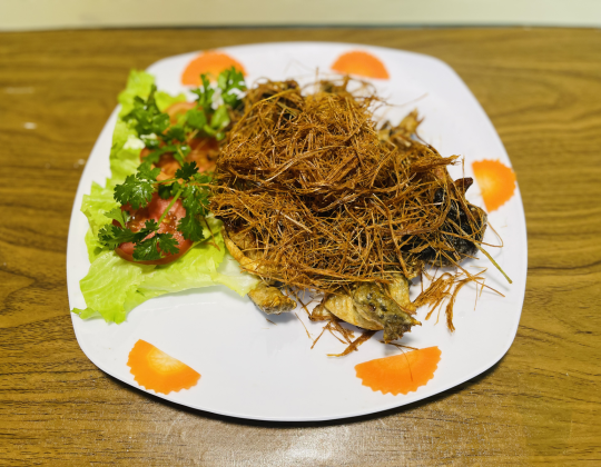 ẾCH CHIÊN RƠM